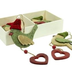 Hanging Christmas Decorations ~ Wooden Scandinavian / Nordic Box of 6 Doves with Hearts